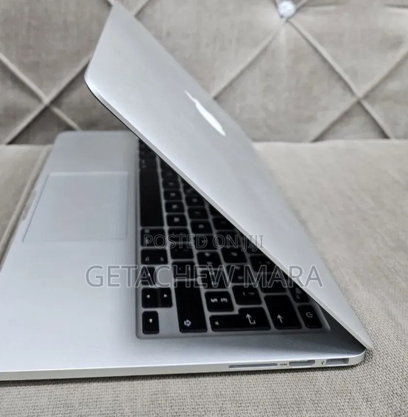 New Laptop Apple MacBook 2015 8GB Intel Core i5 SSD 128GB