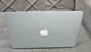 New Laptop Apple MacBook 2015 8GB Intel Core i7 SSD 256GB