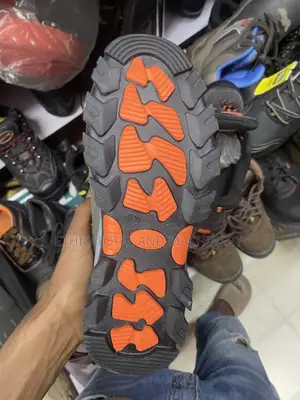 Finder Safety Shoes 👞