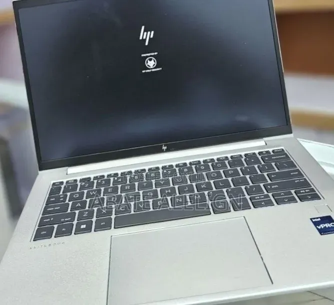 New Laptop HP EliteBook 840 G10 16GB Intel Core i5 SSD 512GB