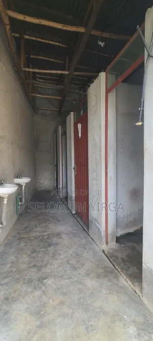 School Building for Sale, 10,000 Square Meters, 112 Rooms