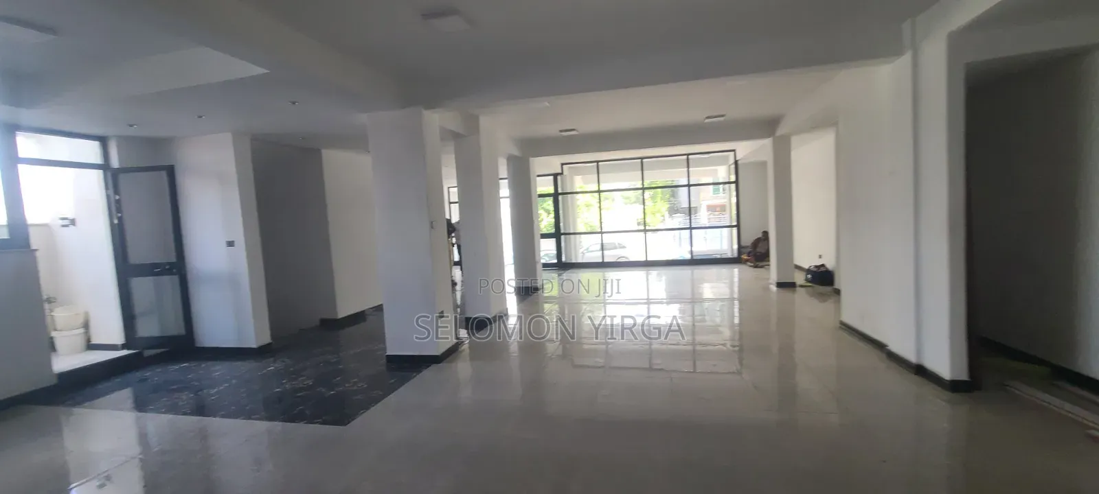 School Building for Sale, 10,000 Square Meters, 112 Rooms
