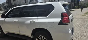 Toyota Land Cruiser Prado 2022 White