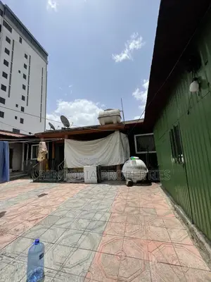 5bdrm Villa in Bole for sale