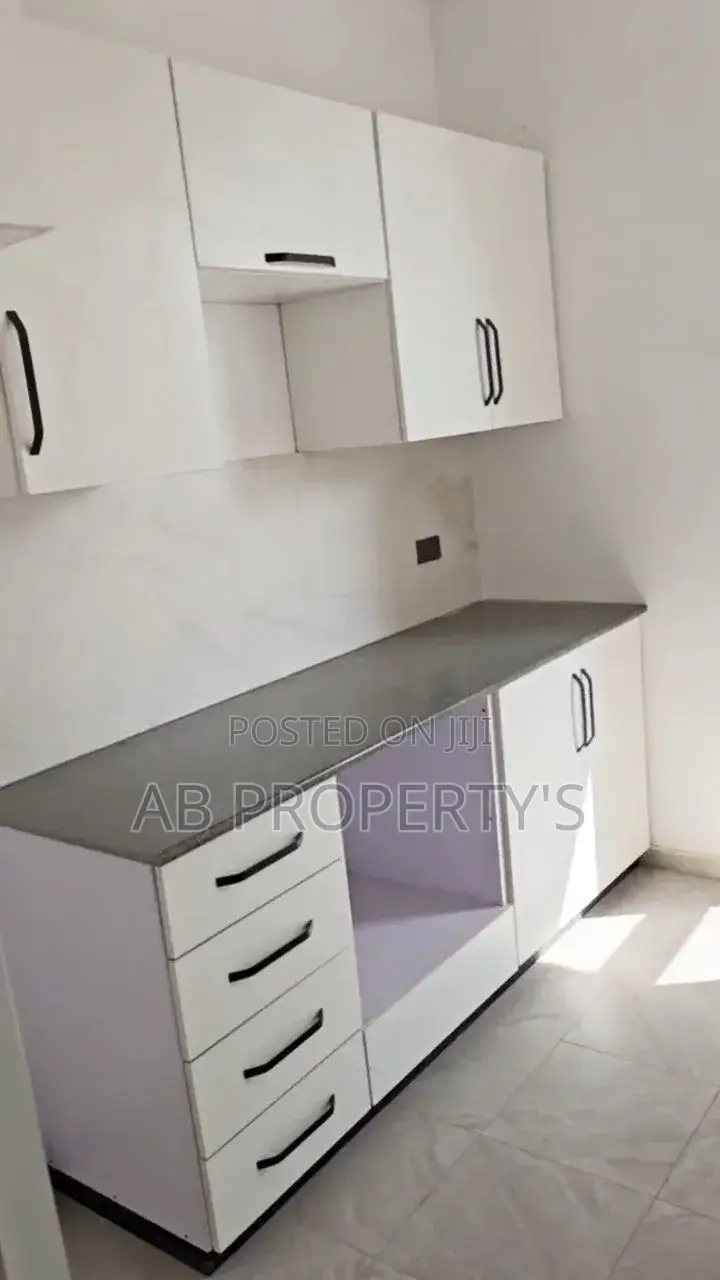 Furnished 3bdrm Apartment in ግሎባል ሆቴል, Kirkos for sale