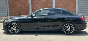 Mercedes-Benz C200 2021 Black