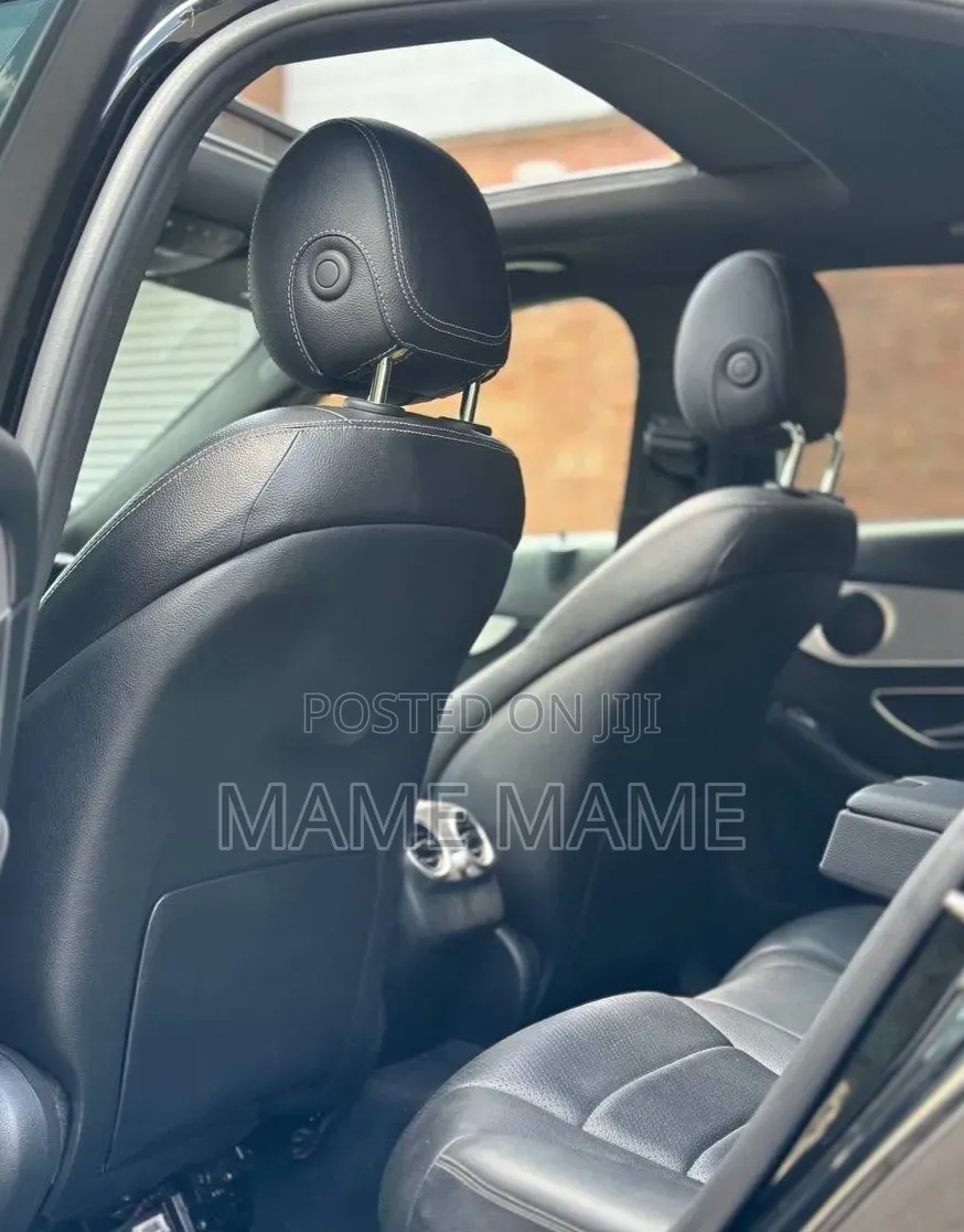 Mercedes-Benz C200 2021 Black