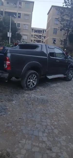 Toyota Hilux 2010 Black