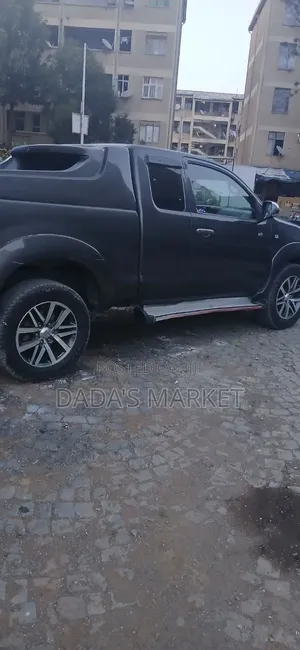 Toyota Hilux 2010 Black