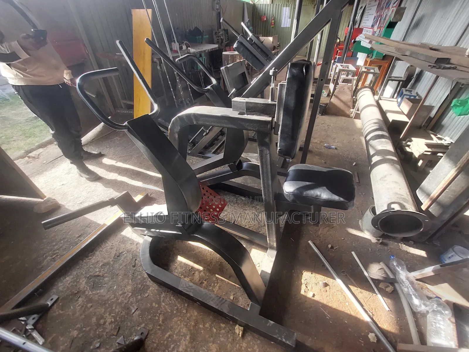 Heavy Steel Back Machine የማይናቀል