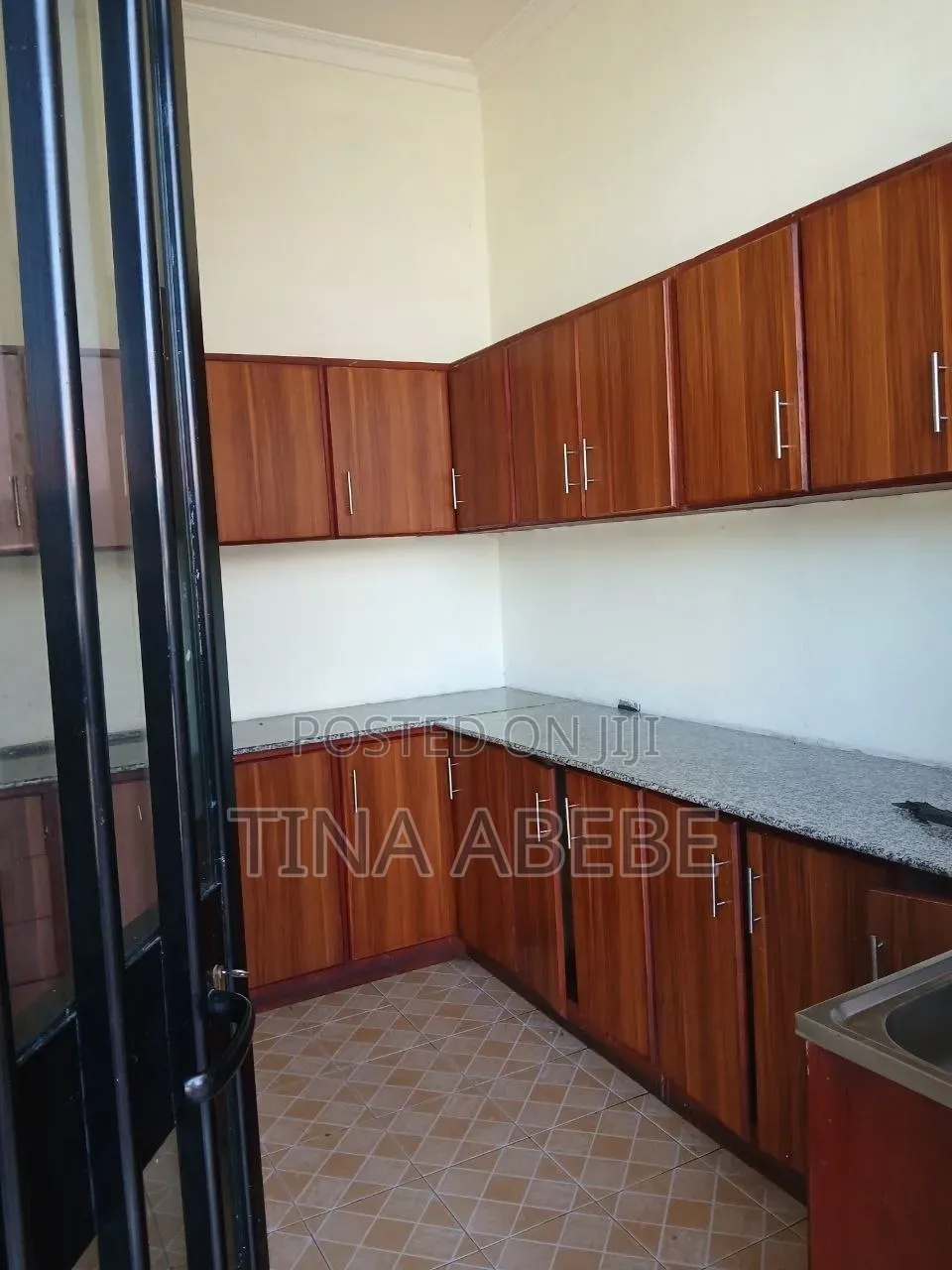 4bdrm Villa in Akaky Kaliti for sale