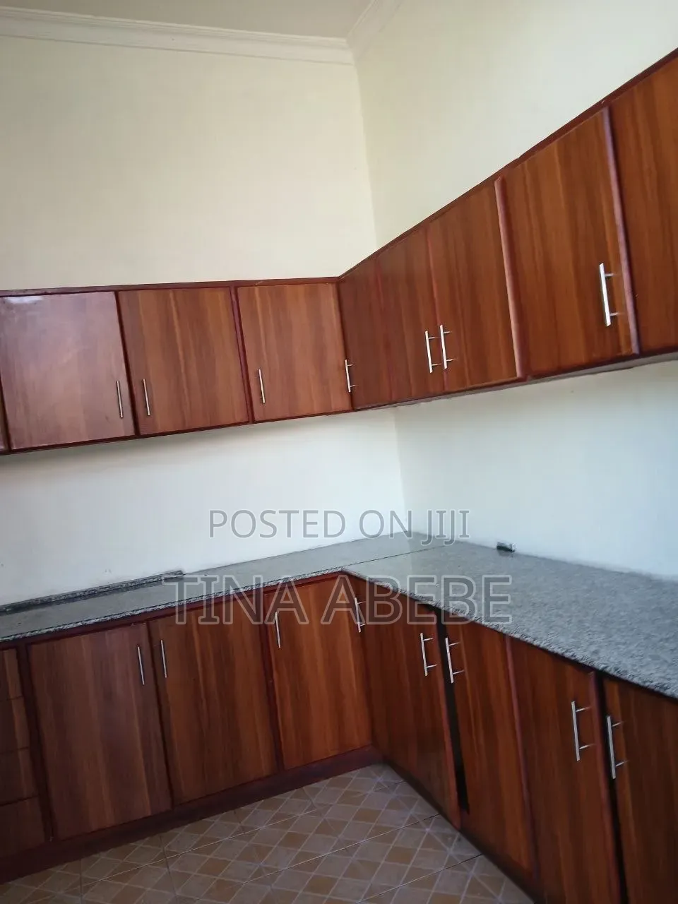 4bdrm Villa in Akaky Kaliti for sale