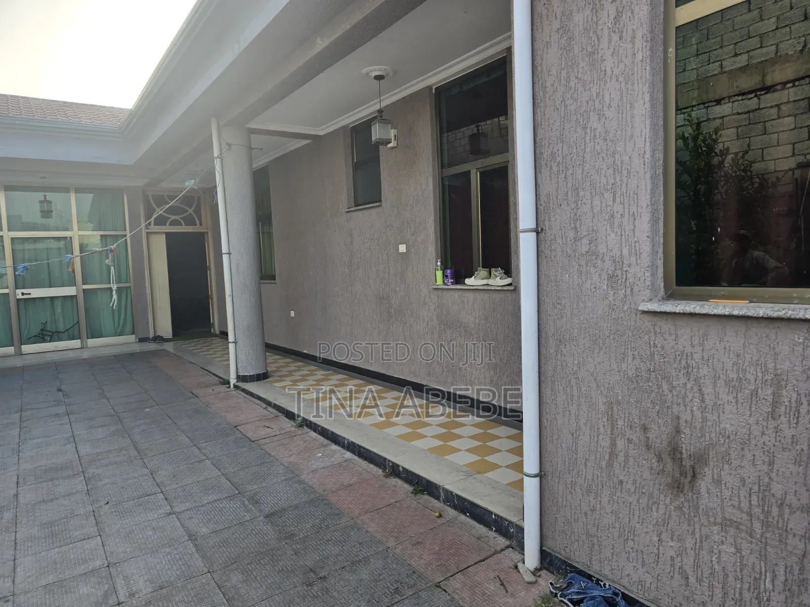 7bdrm Villa in Akaky Kaliti for sale