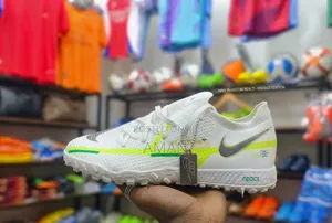 Nike Phantom Football Boots Taketa