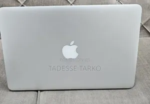 New Laptop Apple MacBook Pro 2015 8GB Intel Core i5 SSD 128GB