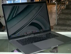 New Laptop Apple MacBook Pro 2017 16GB Intel Core i7 SSD 512GB