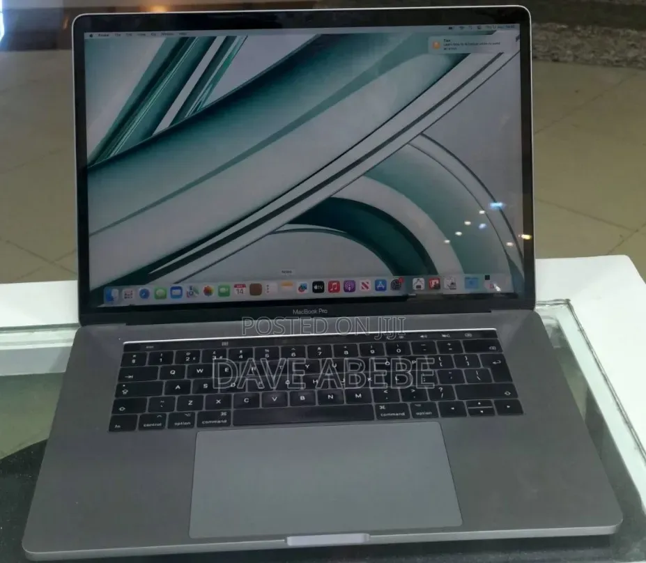 New Laptop Apple MacBook Pro 2017 16GB Intel Core i7 SSD 512GB