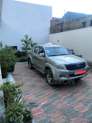 Toyota Hilux 2012 Silver