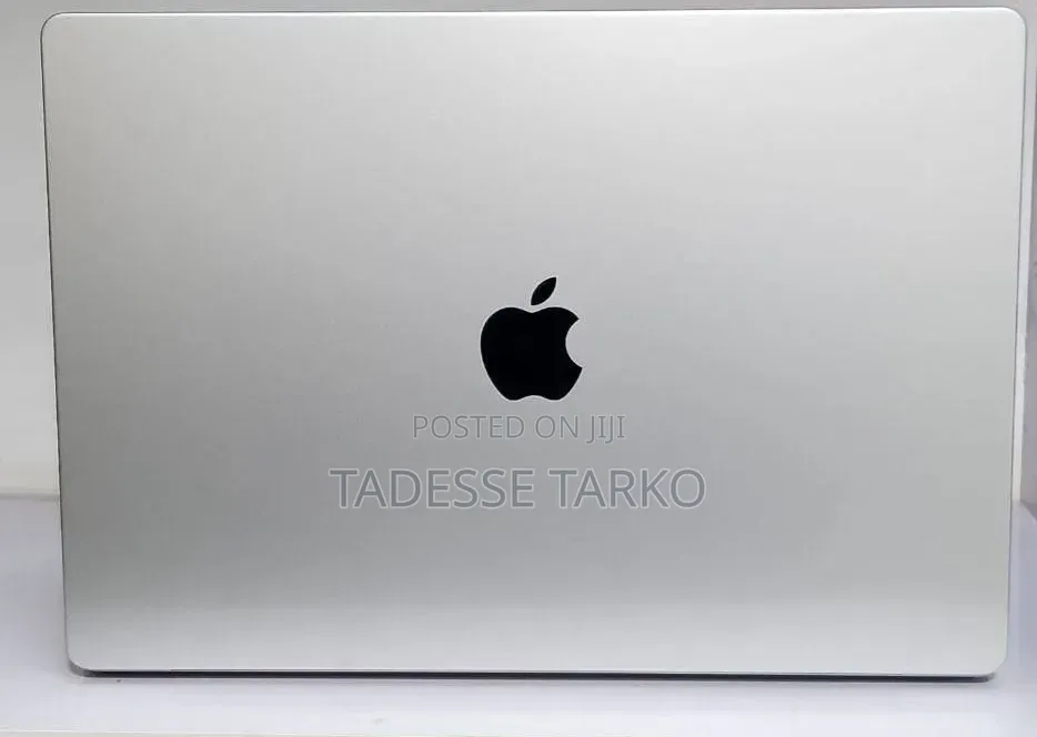 New Laptop Apple MacBook Air 2024 M3 15-inch 24GB Apple M3 SSD 512GB