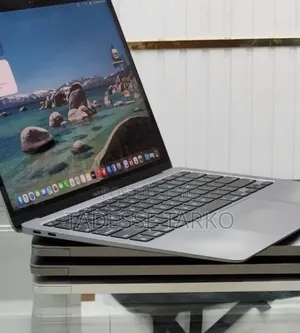 New Laptop Apple MacBook Air 2020 M1 8GB Apple M1 SSD 256GB