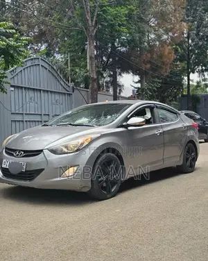 Hyundai Elantra 2012 Silver