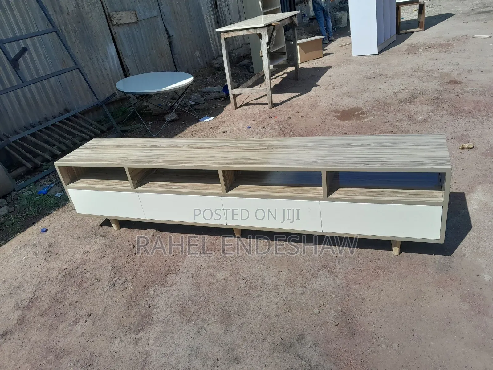 Full Laminated Tv Stand