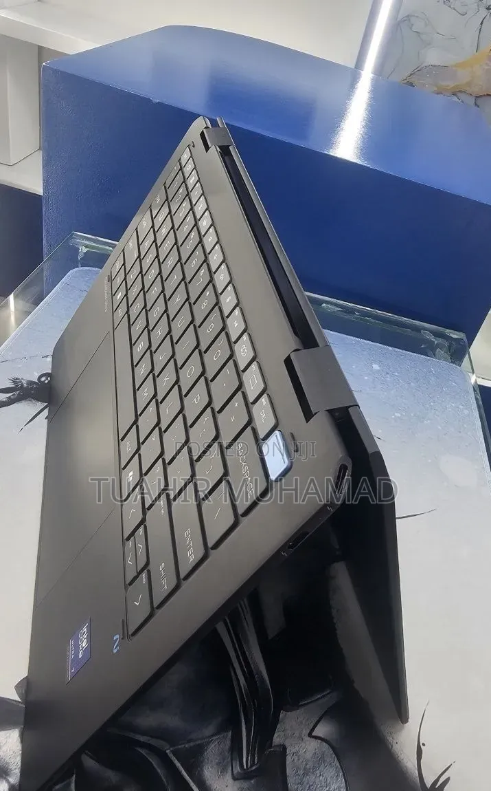 New Laptop HP OmniBook 5 14" 16GB Intel Core Ultra 7 SSD 1T