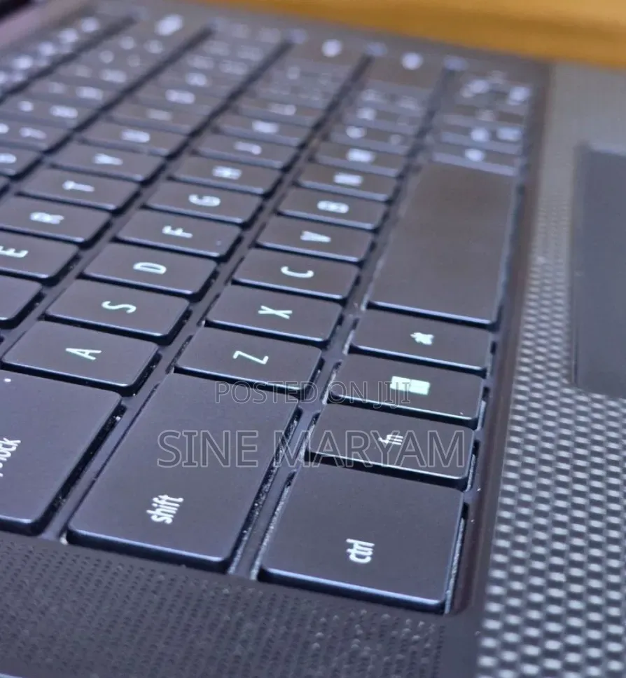 New Laptop Dell XPS 15 16GB Intel Core i7 SSD 512GB