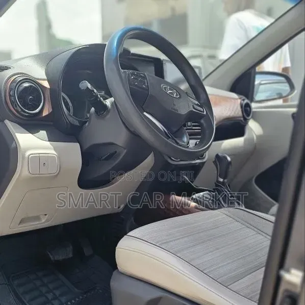 Hyundai I10 2021 Brown