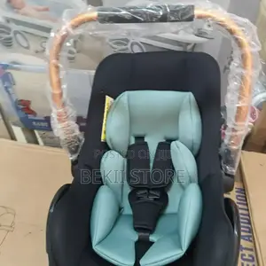 Luxury Baby Car Seat Carrier With Sun Canopy Safety Harness