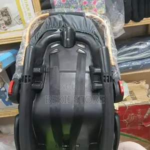 Luxury Baby Car Seat Carrier With Sun Canopy Safety Harness