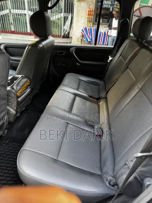 Toyota Land Cruiser 2005 White