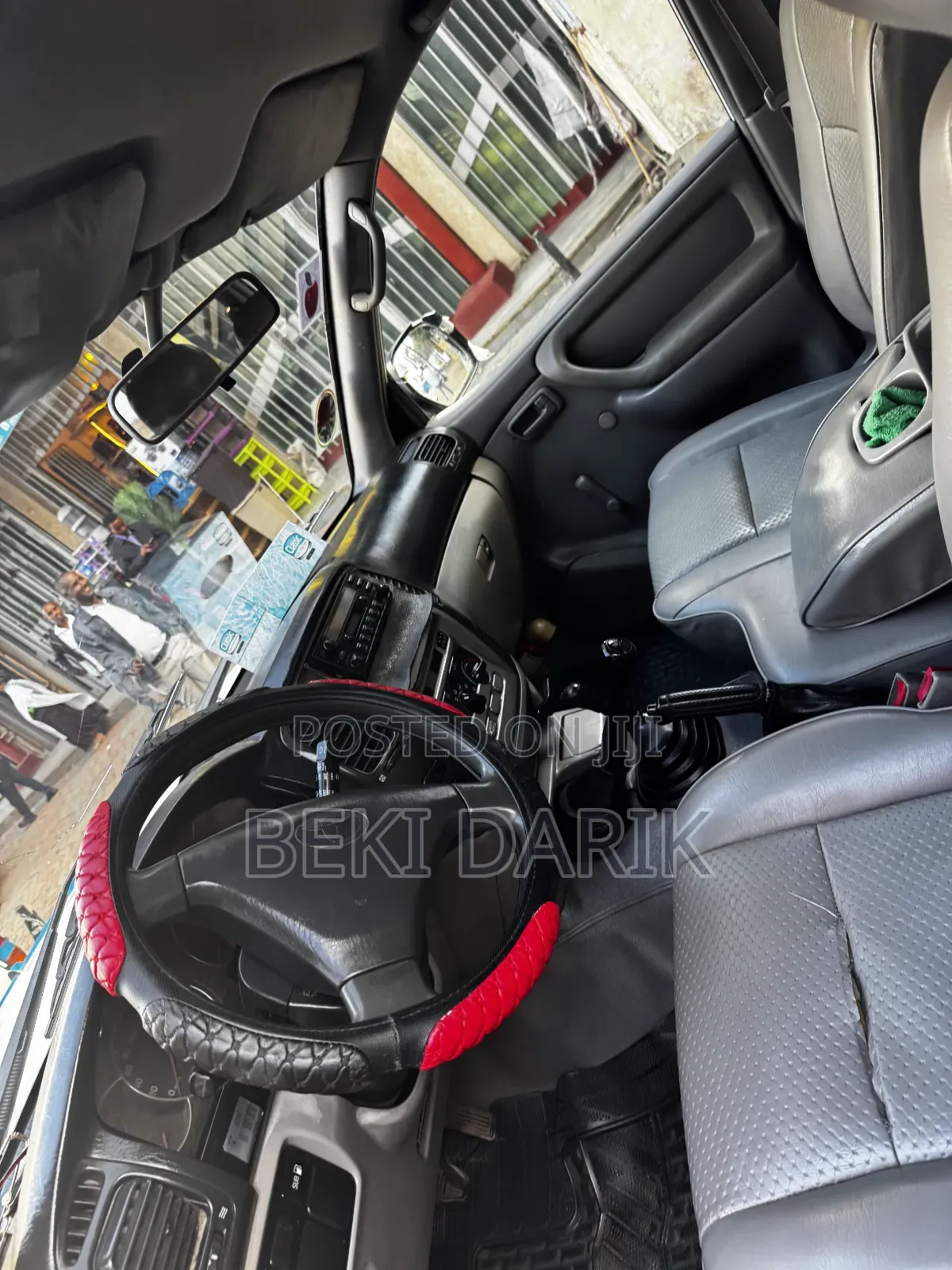 Toyota Land Cruiser 2005 White