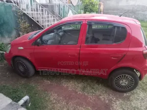 Toyota Vitz 2003 Red
