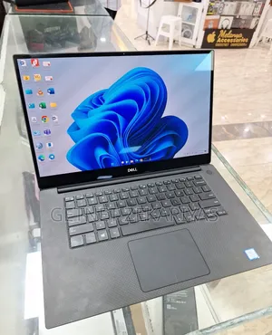 New Laptop Dell XPS 15 16GB Intel Core i7 SSD 512GB