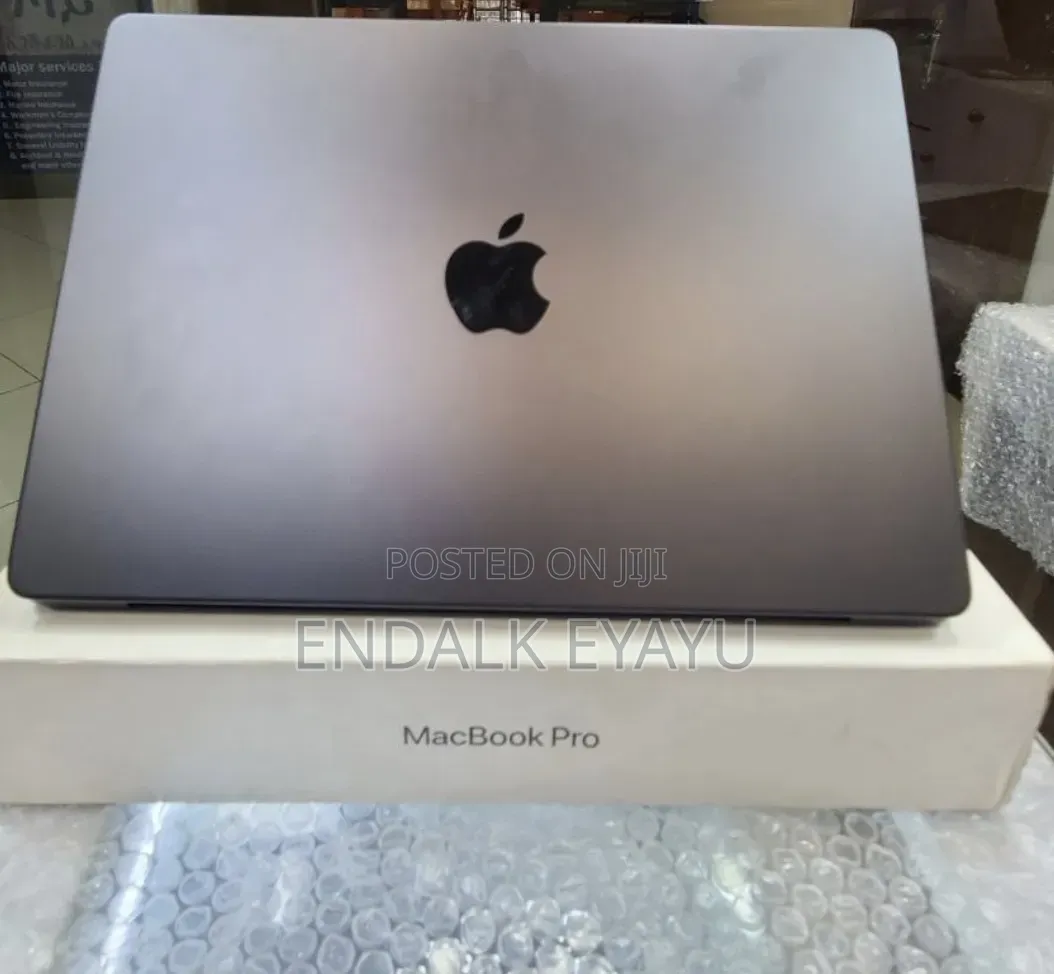 New Laptop Apple MacBook Pro 16GB Apple M5 Pro SSD 512GB