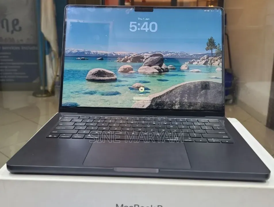 New Apple MacBook Pro 2025 M5 14-inch 16GB Apple M5 Pro SSD 512GB
