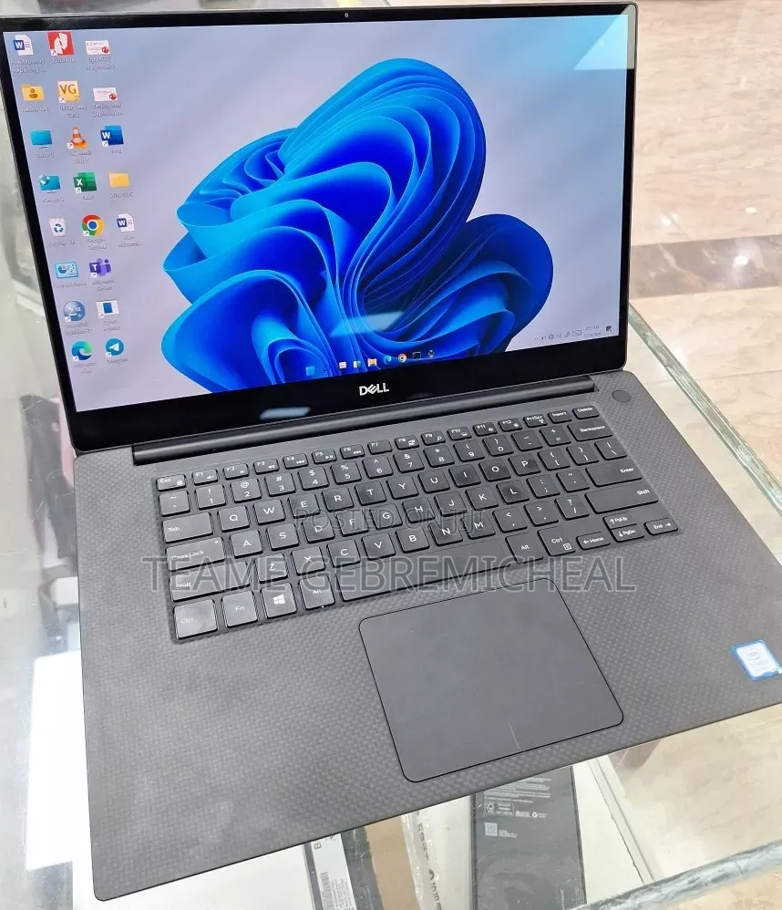 New Laptop Dell XPS 15 16GB Intel Core i7 SSD 512GB