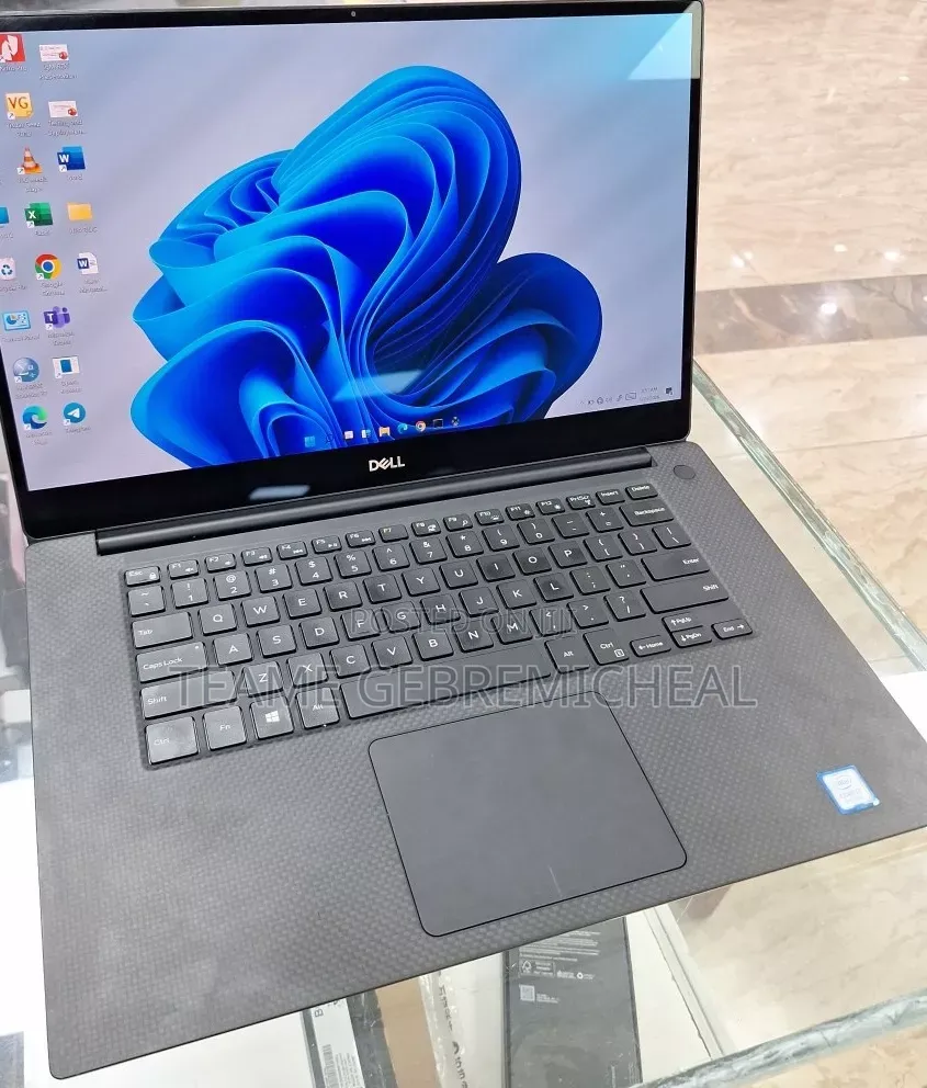 New Laptop Dell XPS 15 16GB Intel Core i7 SSD 512GB