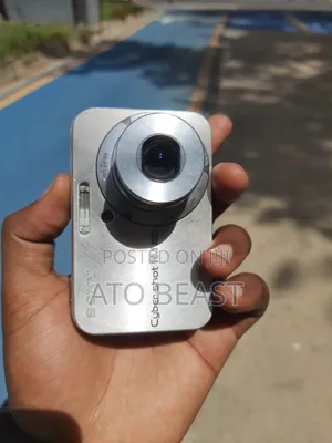 Sony Cyber-Shot DSC-N2, a 10.1-Megapixel 3.0-Inch Touchscreen Display
