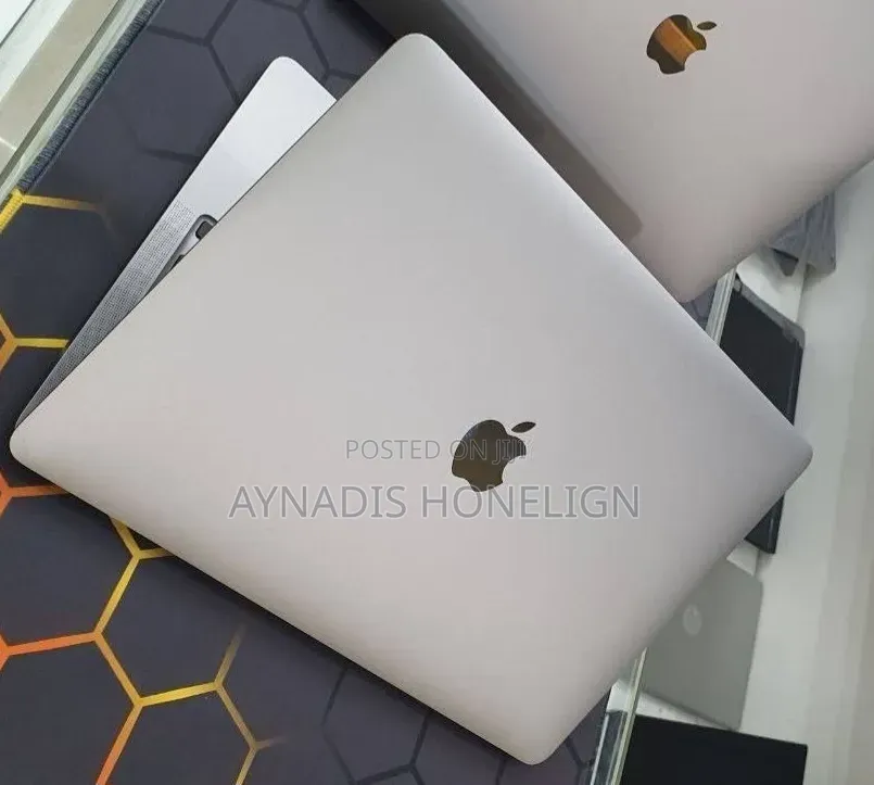 New Laptop Apple MacBook Air 8GB Apple M1 SSD 512GB