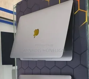 New Laptop Apple MacBook Air 8GB Apple M1 SSD 512GB