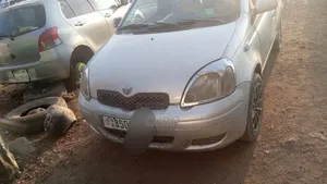Toyota Vitz 2004 Silver