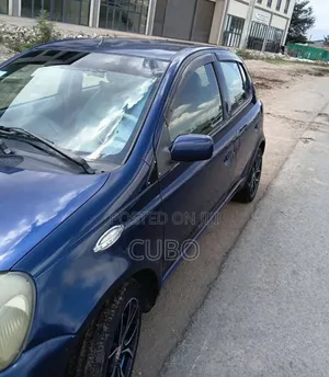 Toyota Vitz 2001 Blue