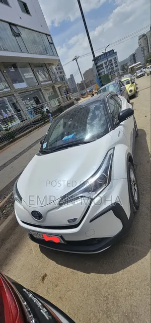 Toyota C-HR 2022 White