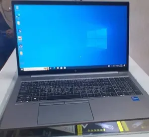 New Laptop HP ZBook Firefly 15 G7 16GB Intel Core i7 SSD 512GB
