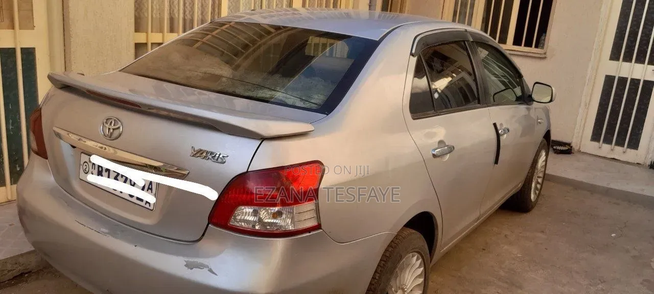 Toyota Belta 2008 Silver