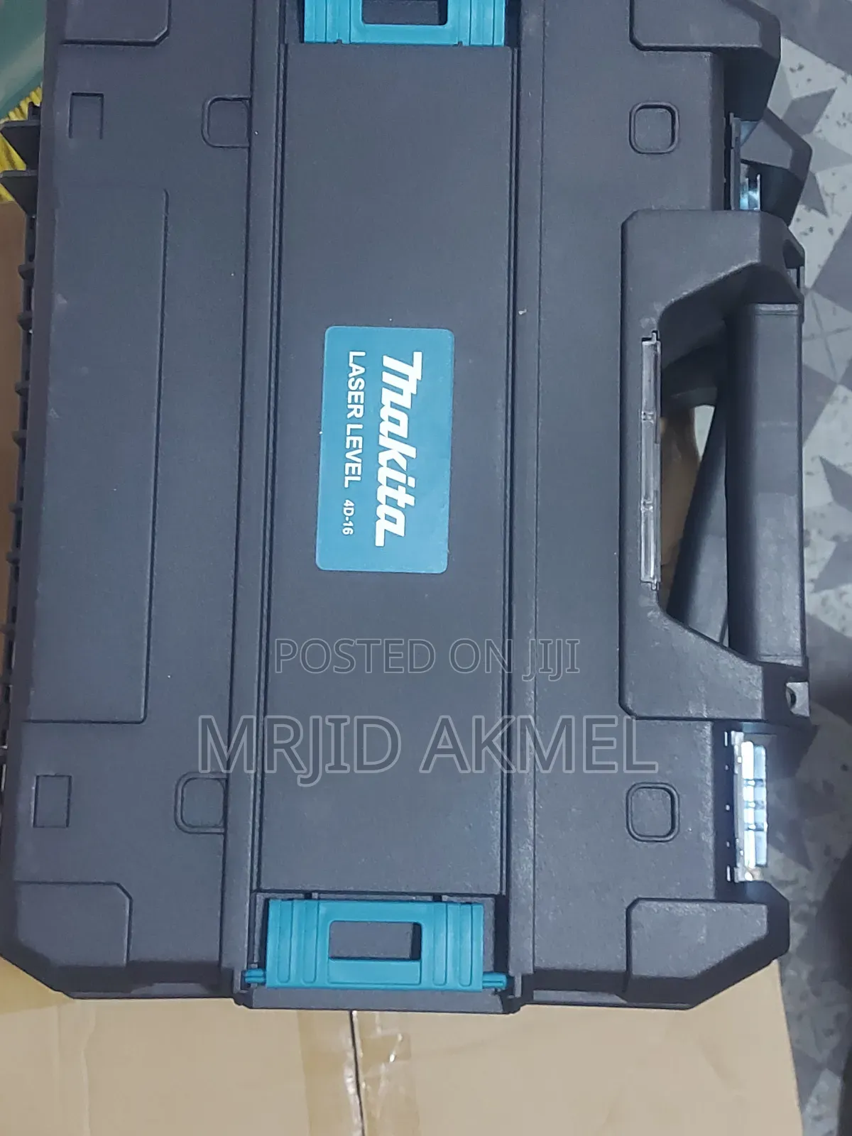 Makita Laser Level 360 Battet and Estnda