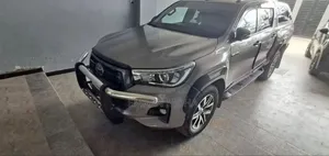 Toyota Hilux 2020 Gray