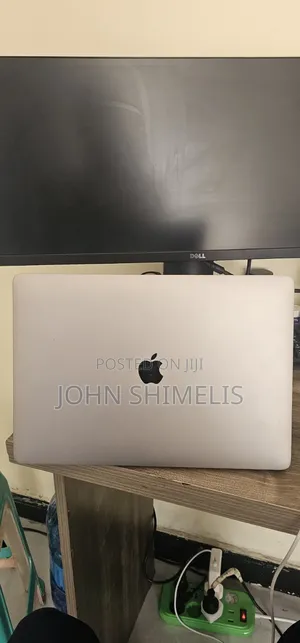 Laptop Apple MacBook Pro 2019 32GB Intel Core i9 SSD 512GB